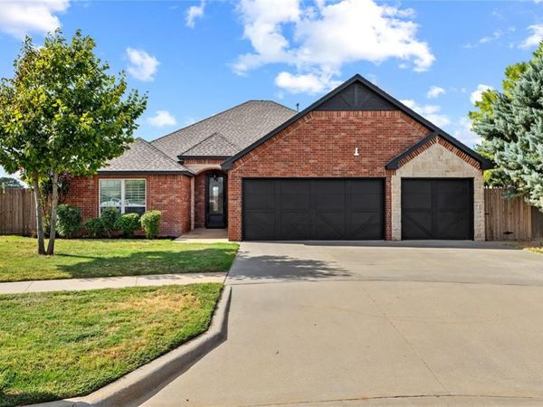 2425 Pumpkin Lane, Weatherford, OK 73096