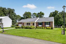 105 Ewell Court photo 4