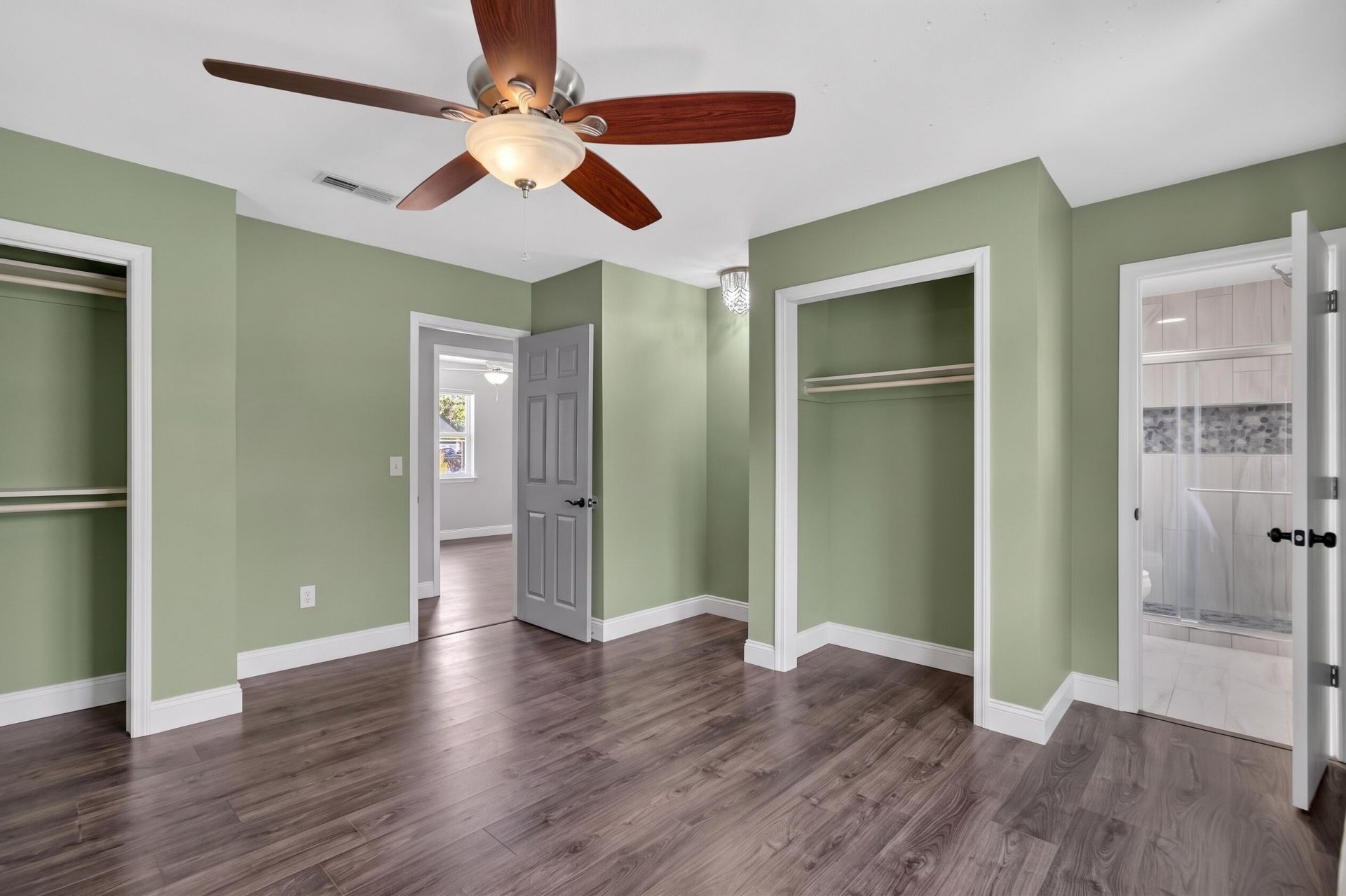 105 Ewell Court Photo 27