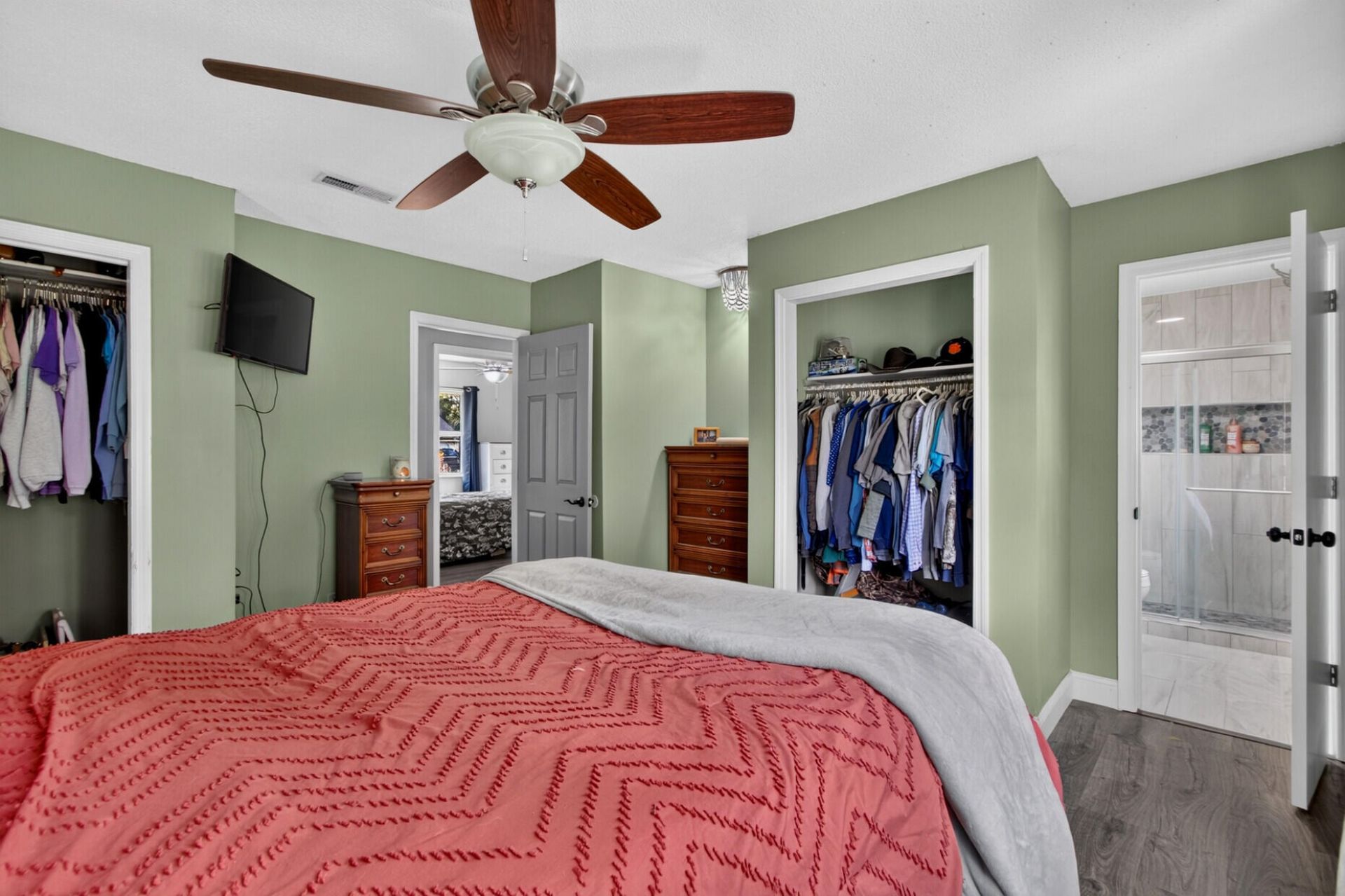 105 Ewell Court Photo 28