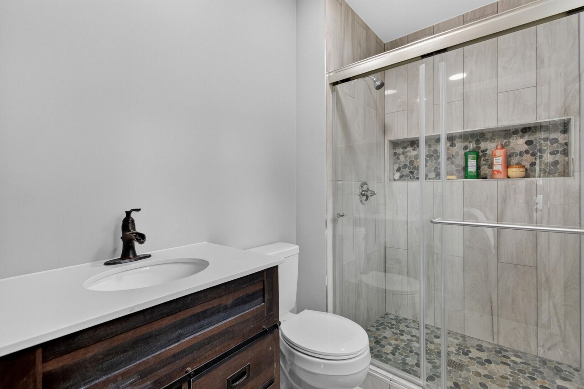 105 Ewell Court Photo 30