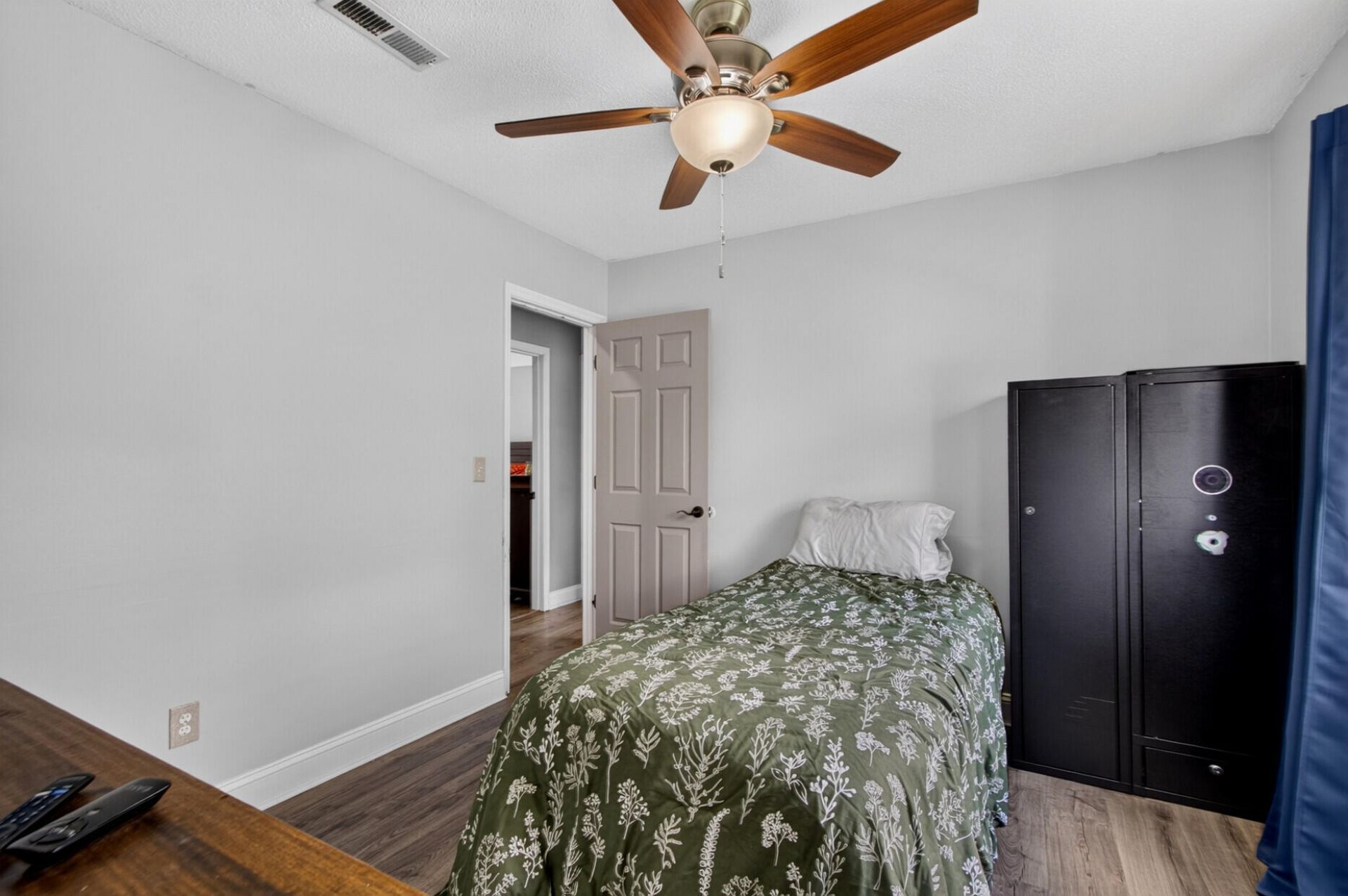 105 Ewell Court Photo 39
