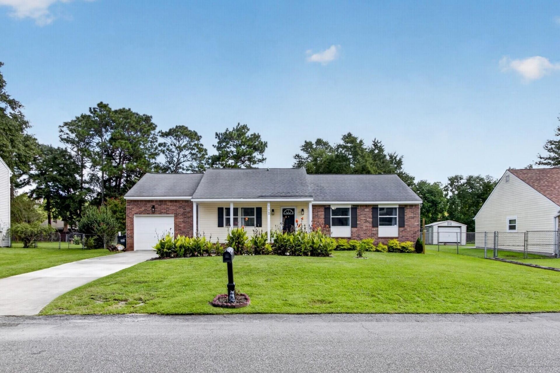 105 Ewell Court Photo 4