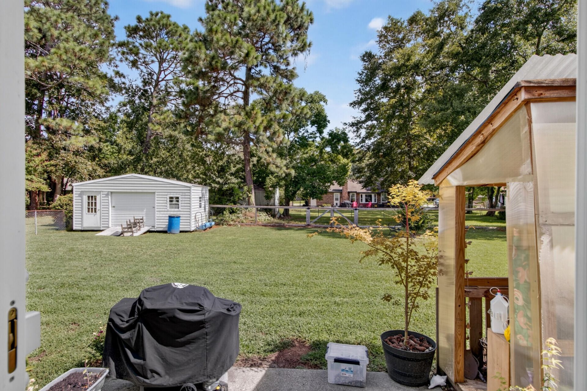 105 Ewell Court Photo 44