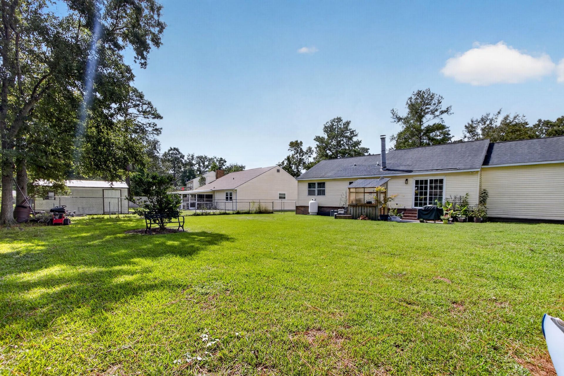 105 Ewell Court Photo 45
