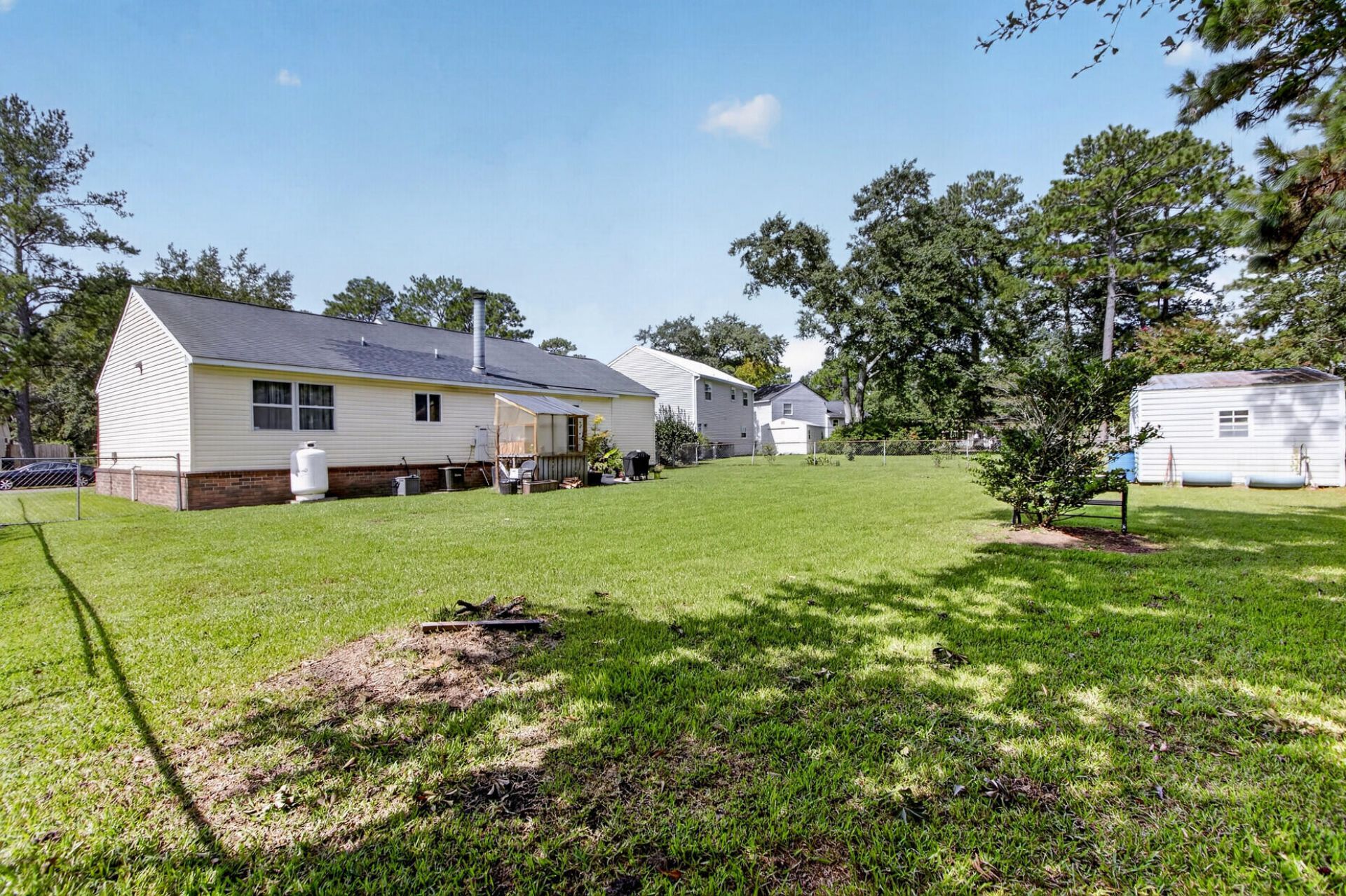 105 Ewell Court Photo 47