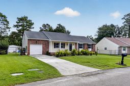 105 Ewell Court photo 4