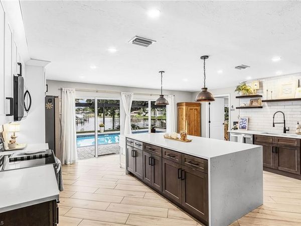 3725 SE 1st AVE , CAPE CORAL, FL 33904
