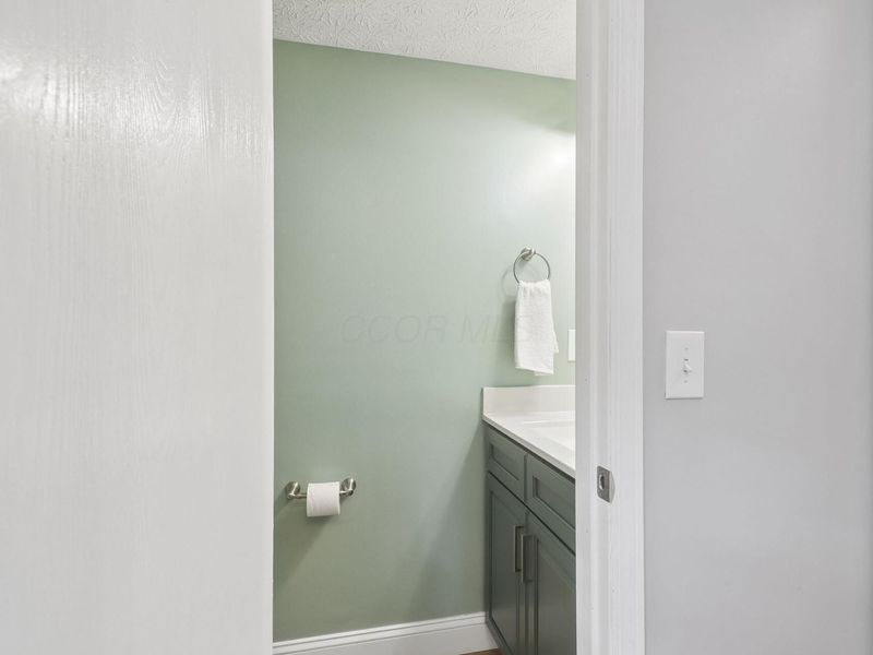 5986 Wexford Park Drive, Columbus, OH 43228 Photo 20