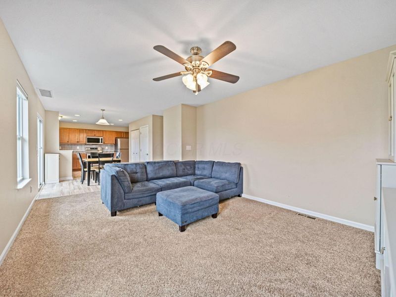 19 Hawthorne Drive , Ashville, OH 43103 Photo 14