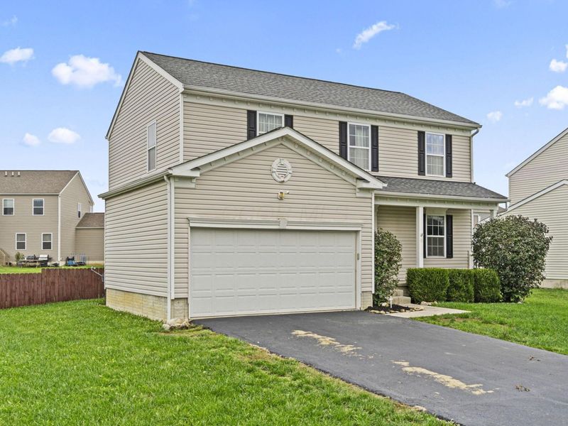 19 Hawthorne Drive , Ashville, OH 43103 Photo 2