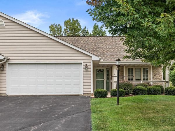 941 W York STREET, Oak Creek, WI 53154