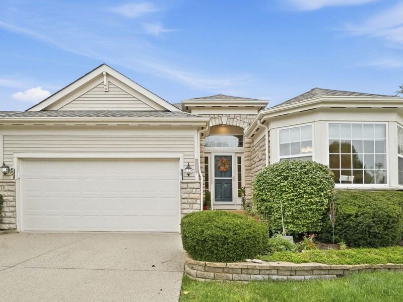1332 Blackhorse Run, Lebanon, OH 45036 Photo 2