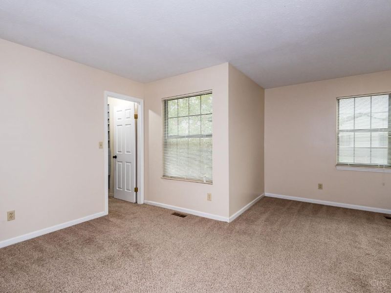 8495 Woodgrove Drive, Washington Township, OH 45458 Photo 33