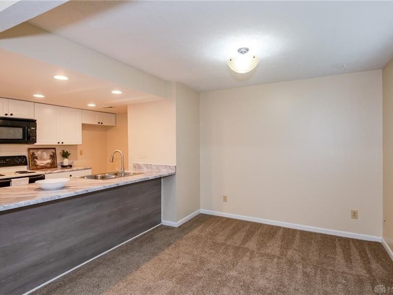 8495 Woodgrove Drive, Washington Township, OH 45458 Photo 10