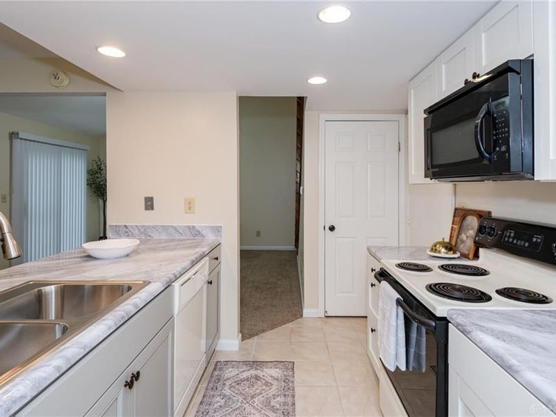 8495 Woodgrove Drive, Washington Township, OH 45458 Photo 15