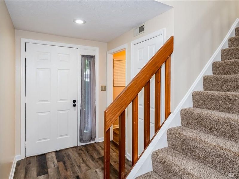 8495 Woodgrove Drive, Washington Township, OH 45458 Photo 5