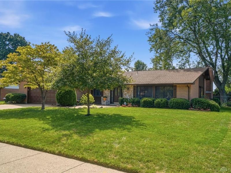 2276 E Rahn Road, Kettering, OH 45440 Photo 2
