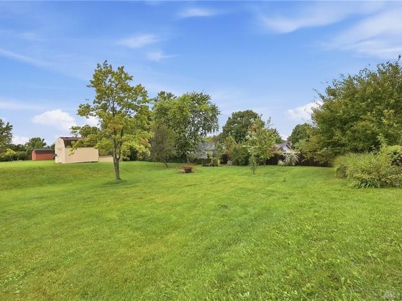 2379 Meadow Green Drive, Beavercreek, OH 45431 Photo 45