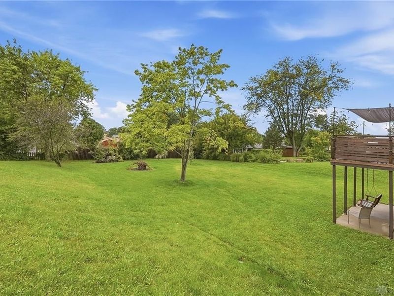 2379 Meadow Green Drive, Beavercreek, OH 45431 Photo 48