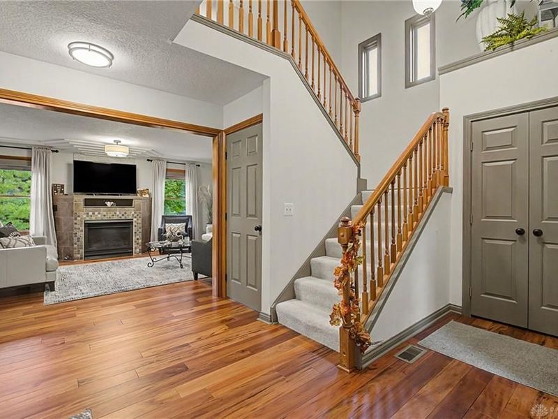 2742 Greenridge Circle, Beavercreek, OH 45431 Photo 2