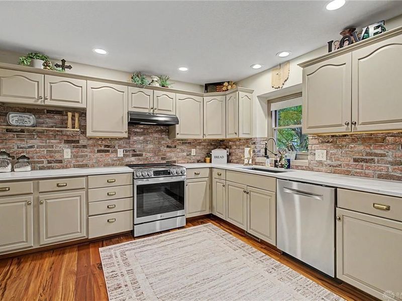 2742 Greenridge Circle, Beavercreek, OH 45431 Photo 7