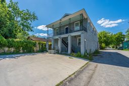 2001 Hugo Avenue photo 4