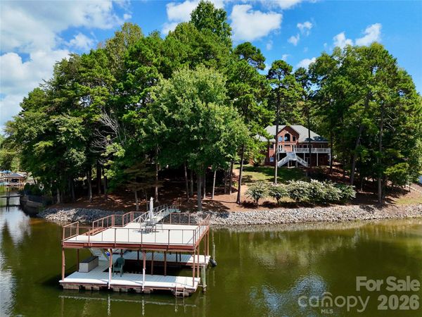 140 Holt Lane , Mooresville, NC 28117