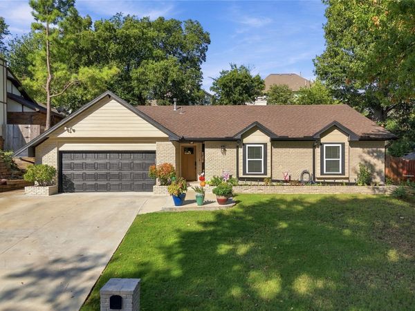 7610 S Maplewood Avenue , Tulsa, OK 74136