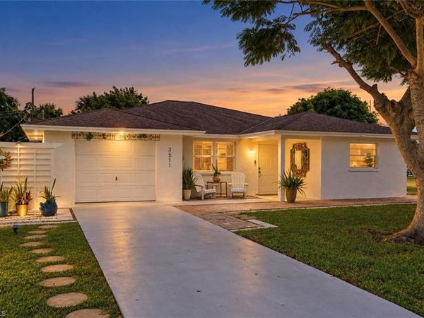 3511 Caloosa ST , NAPLES, FL 34112