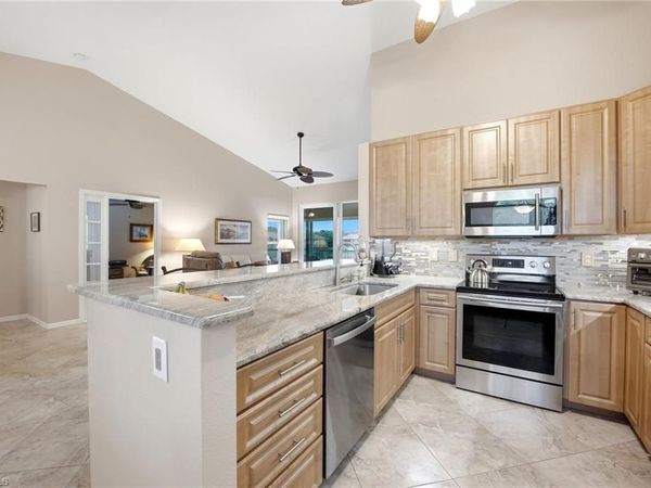 2555 Aspen Creek LN , Unit 201, NAPLES, FL 34119