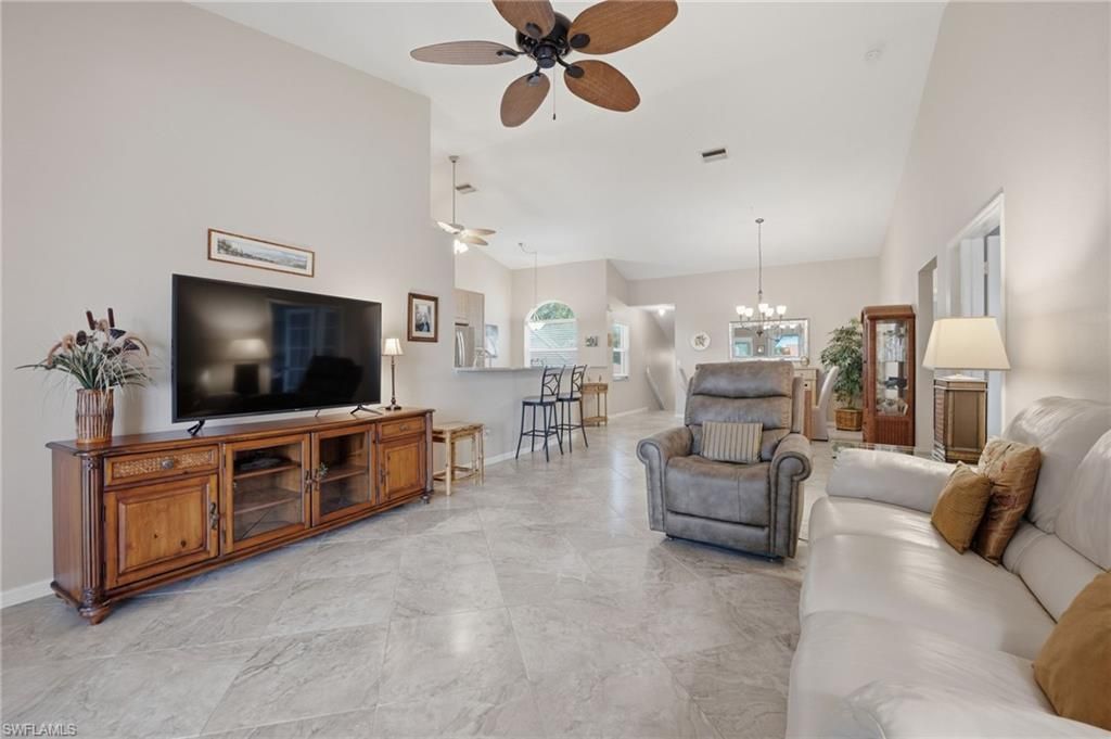 2555 Aspen Creek Ln, Unit 201, Naples, FL 34119 Photo