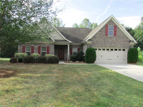 4617 Olivine Lane , Pfafftown, NC 27040