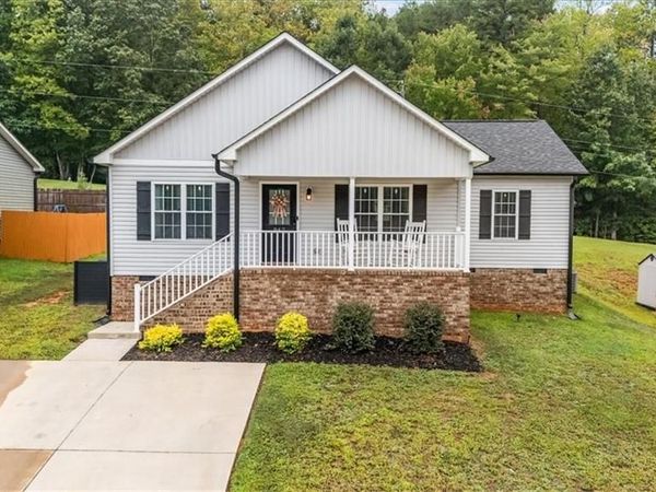 842 Berg Street , Asheboro, NC 27203