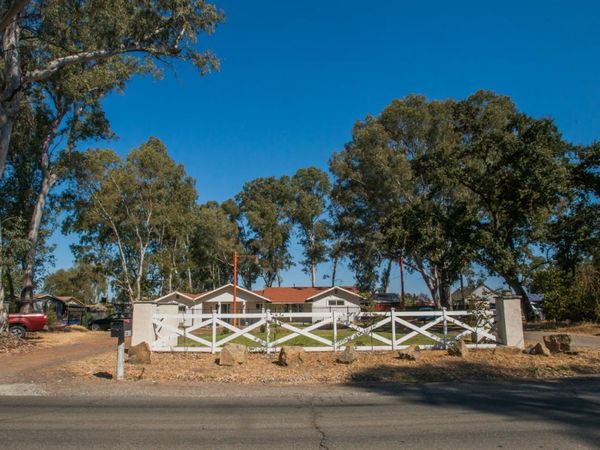 1417 E St, Rio Linda, CA 95673