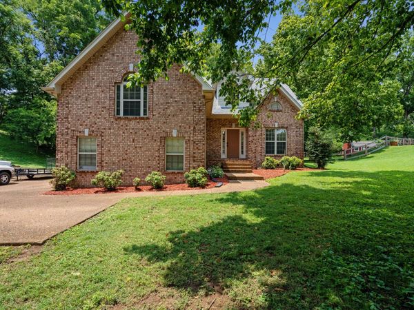 1011 Dickens Dr , Mount Juliet, TN 37122