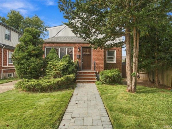 973 N 3rd Street , New Hyde Park, NY 11040