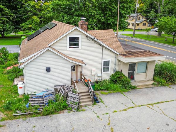 1085 Violet Avenue , Hyde Park, NY 12538