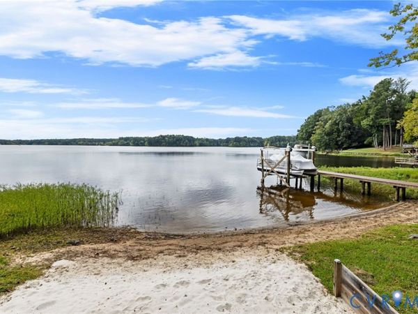 20018 Chesdin Harbor Drive , South Chesterfield, VA 23803