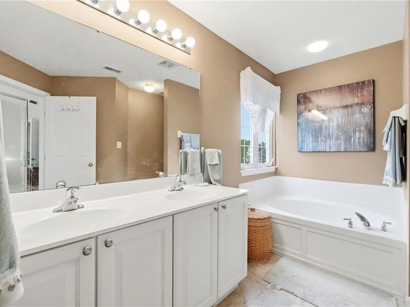 1386 Emily Beth Drive, Miamisburg, OH 45342 Photo 34
