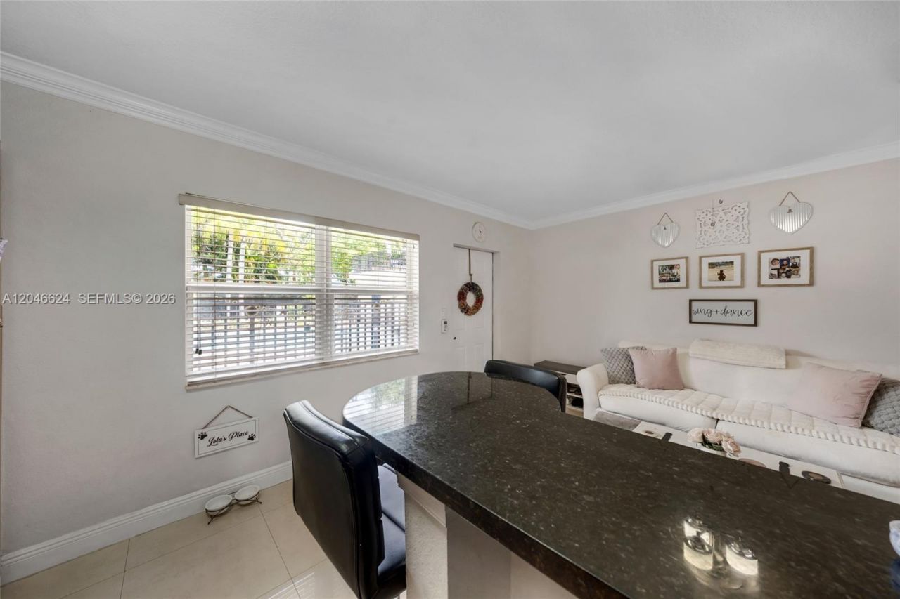660 NE 11th Ave, Unit 102, Fort Lauderdale, FL 33304 Photo