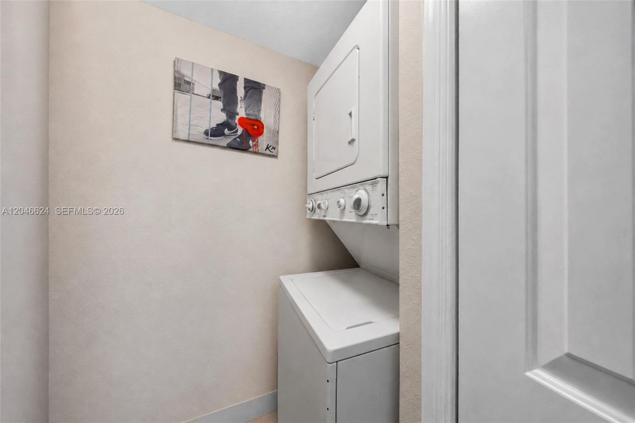 660 NE 11th Ave, Unit 102, Fort Lauderdale, FL 33304 Photo