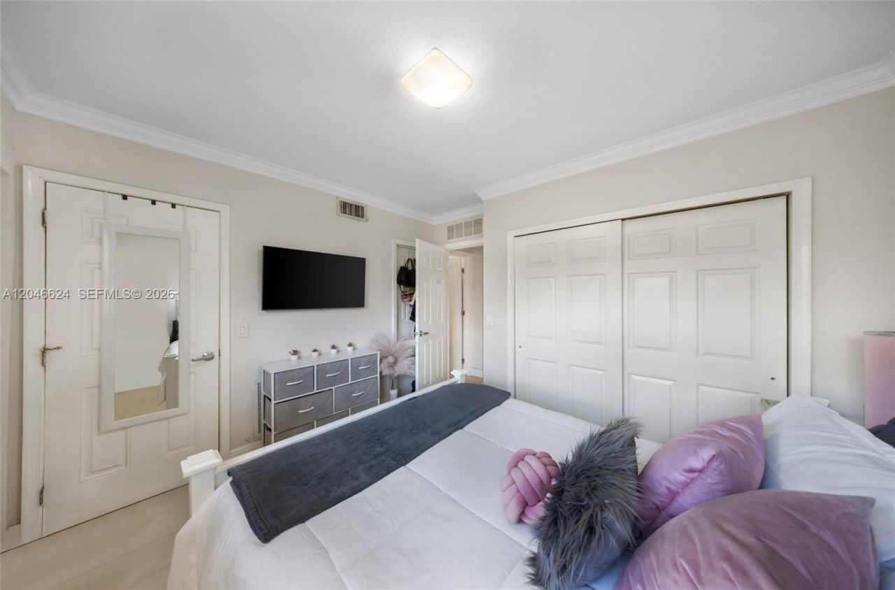 660 NE 11th Ave, Unit 102, Fort Lauderdale, FL 33304 Photo