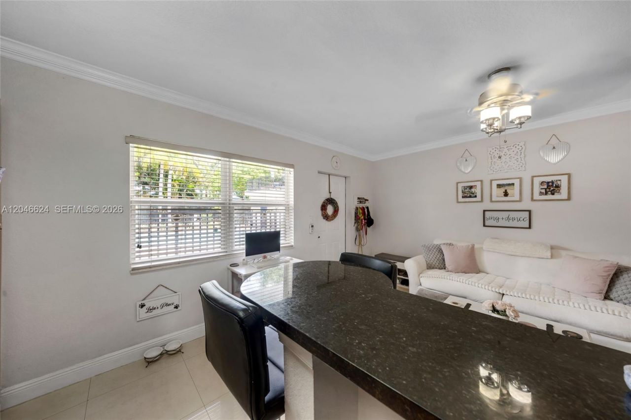 660 NE 11th Ave, Unit 102, Fort Lauderdale, FL 33304 Photo