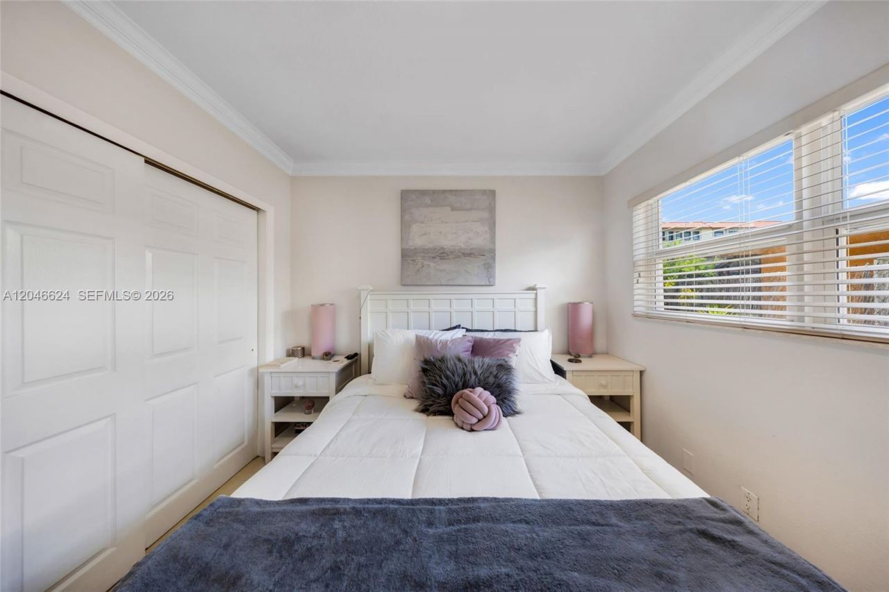 660 NE 11th Ave, Unit 102, Fort Lauderdale, FL 33304 Photo