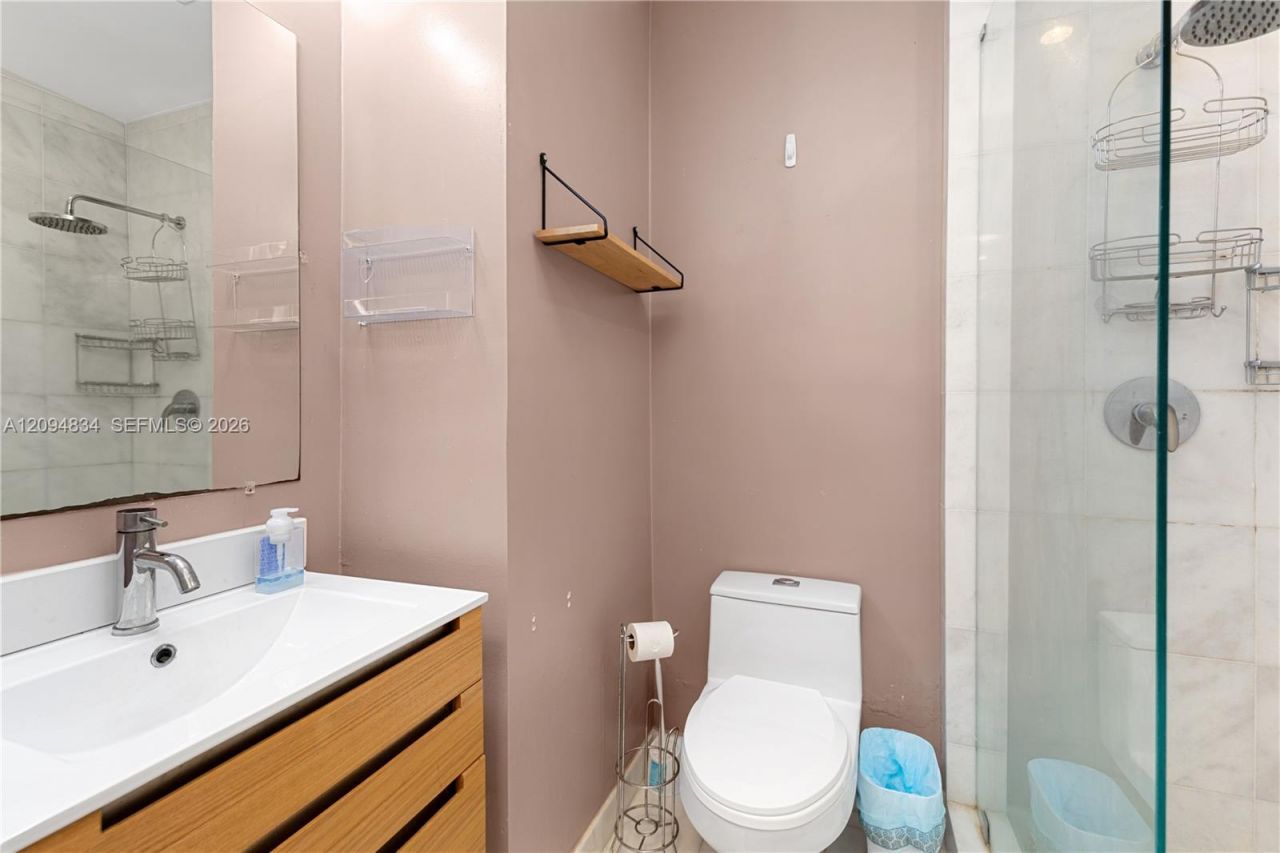 2421 Lake Pancoast Dr , Unit 3B, Miami Beach, FL 33140 Photo