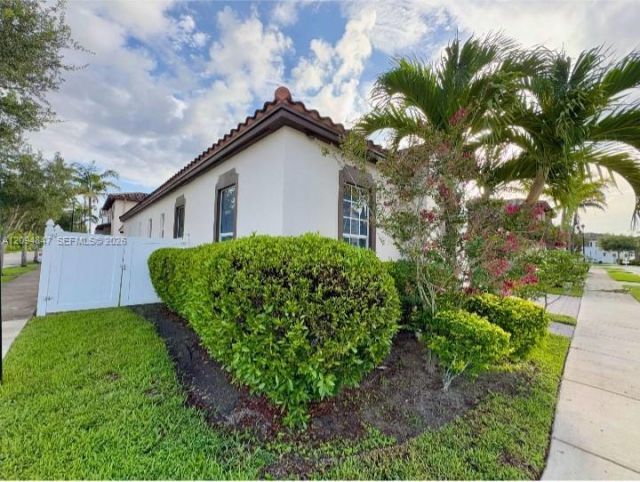 17181 SW 91st St , Miami, FL 33196 Photo