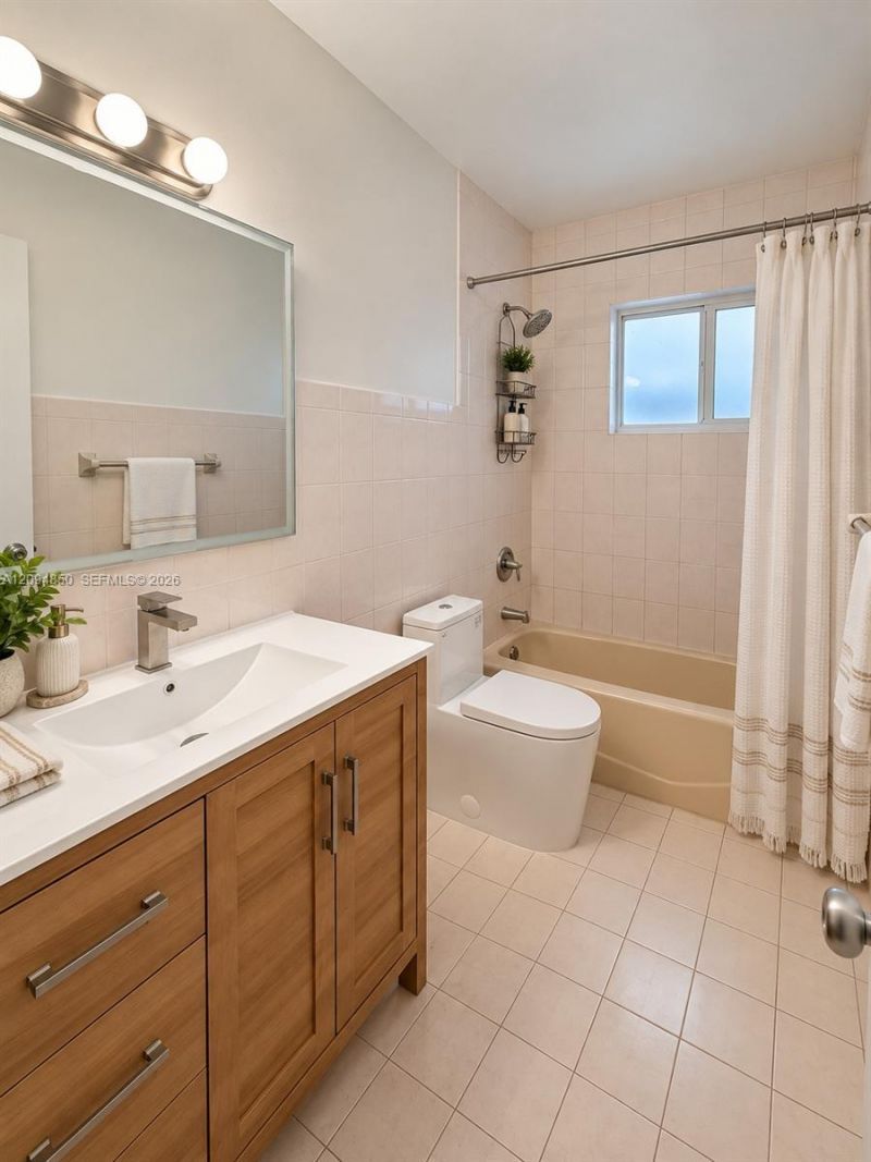 554 E 10th St , Unit 554, Hialeah, FL 33010 Photo