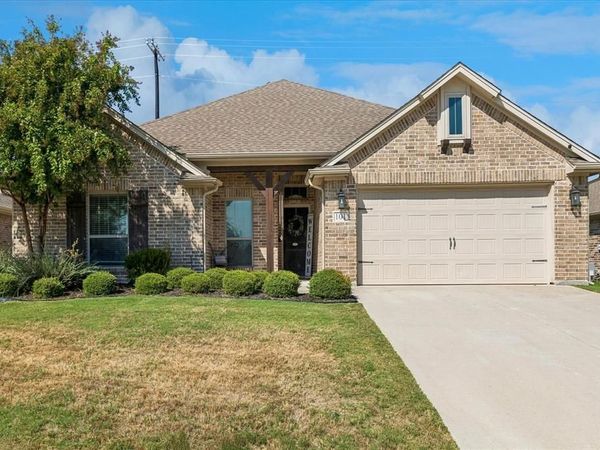 101 Loving Trail, Justin, TX 76247