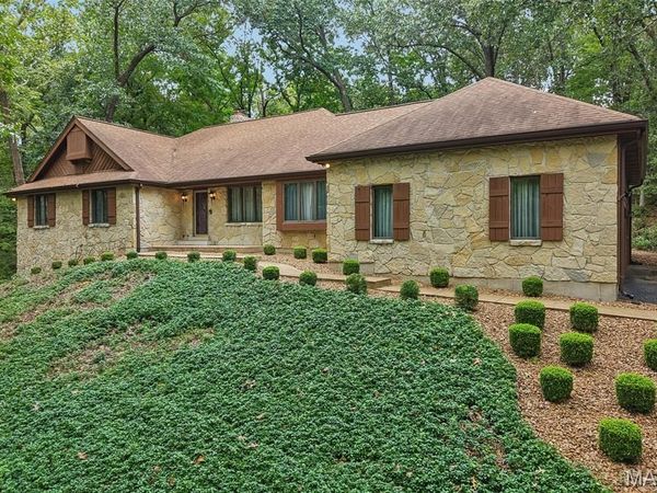 2260 Ridgley Woods Drive, Chesterfield, MO 63005